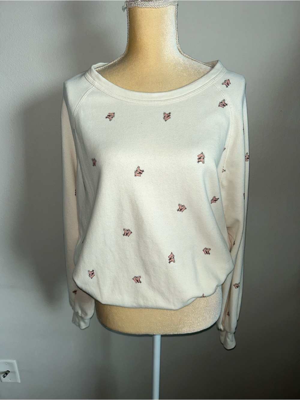 NEW Self Contrast Women's Cream Ice Skate ⛸️ Crewneck Sweatshirt Sz L